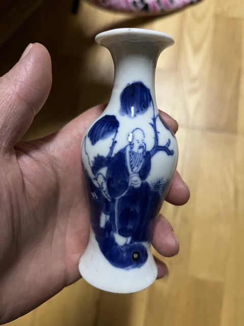 古玩陶瓷人物紋青花撇口瓶真品鑒賞圖