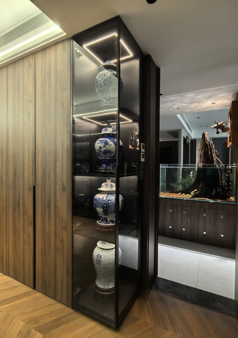 古玩陶瓷灑藍(lán)開窗青花神仙故事將軍罐拍賣，當(dāng)前價(jià)格58888元