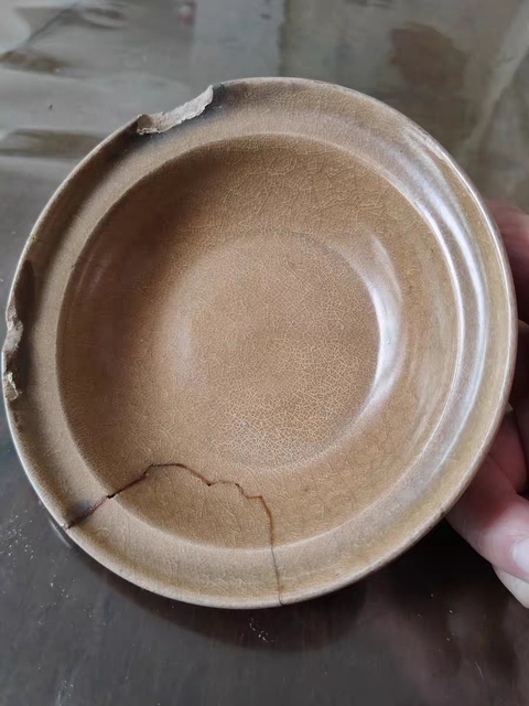 古玩陶瓷黃龍泉折沿洗真品鑒賞圖