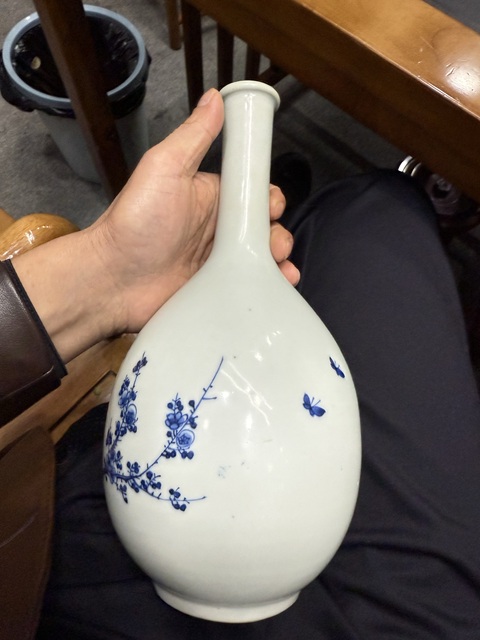 古玩陶瓷青花花卉紋膽瓶真品鑒賞圖