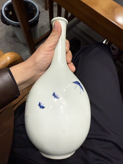 古玩陶瓷青花花卉紋膽瓶真品鑒賞圖