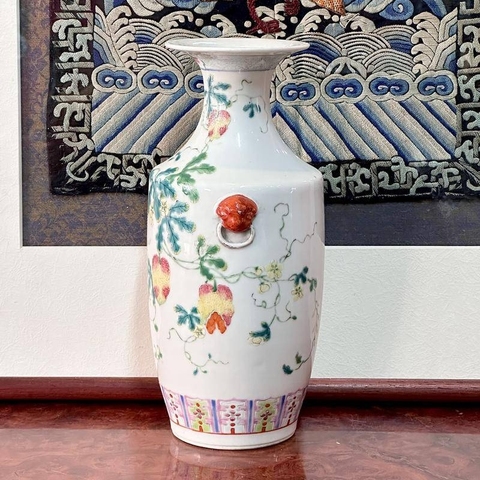 古玩陶瓷清晚期粉彩癩瓜紋獸耳瓶拍賣，當(dāng)前價(jià)格3680元