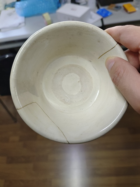古玩陶瓷霍州窯白釉折沿茶盞真品鑒賞圖