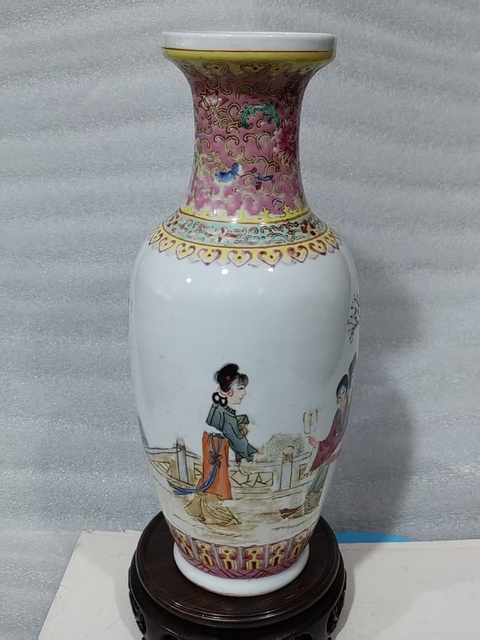 古玩陶瓷粉彩人物觀音瓶真品鑒賞圖