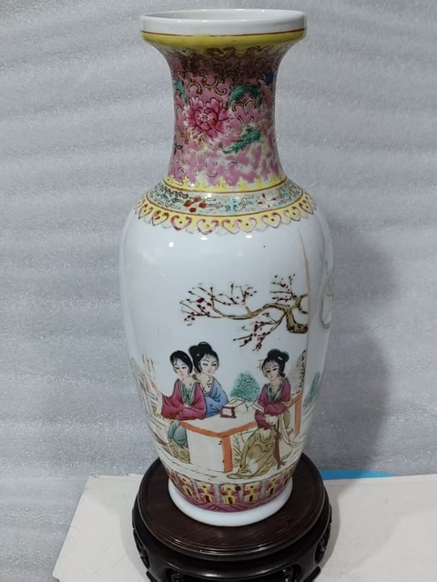 古玩陶瓷粉彩人物觀音瓶真品鑒賞圖