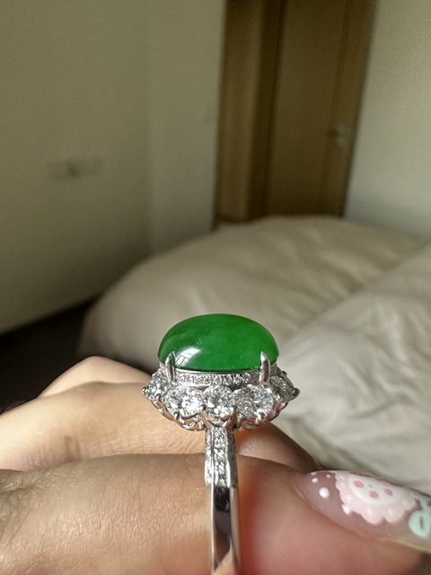 古玩玉器天然翡翠鑲嵌戒指真品鑒賞圖