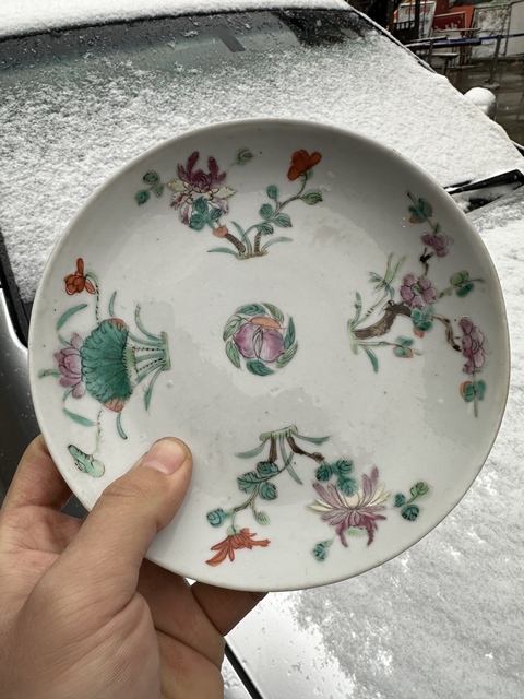 古玩陶瓷粉彩四季花卉小盤真品鑒賞圖