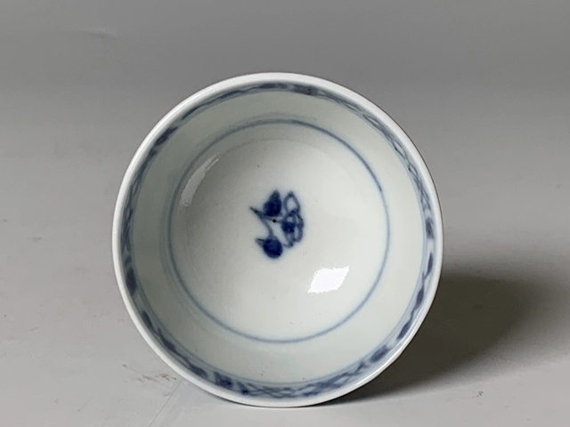 古玩陶瓷清早期·青花團花紋杯真品鑒賞圖