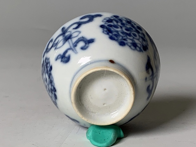 古玩陶瓷清早期·青花團花紋杯真品鑒賞圖