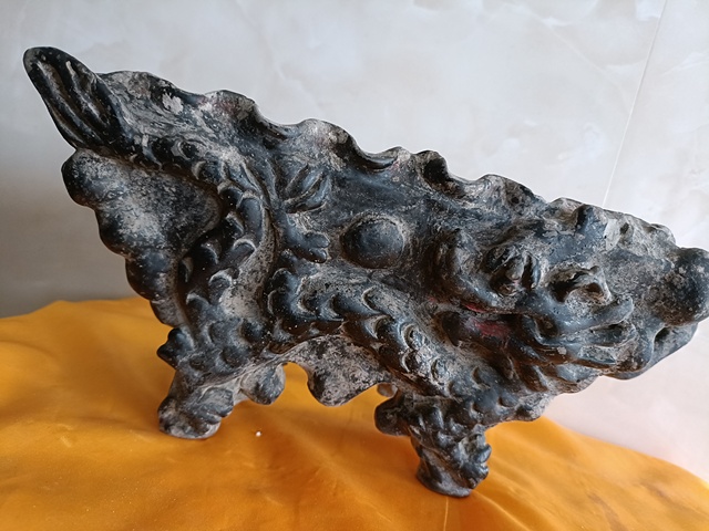 古玩陶瓷罕見精品黑陶堆塑龍紋四方爐拍賣，當前價格299元