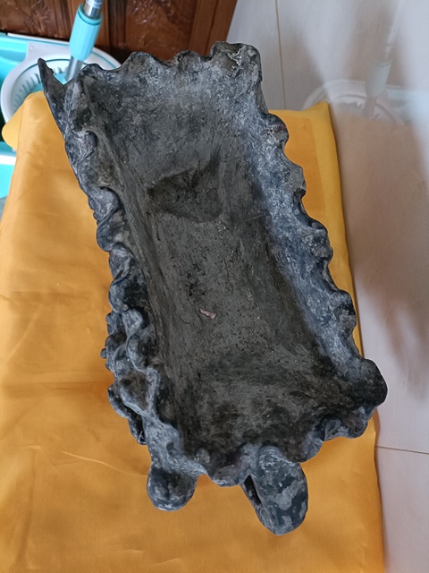 古玩陶瓷罕見精品黑陶堆塑龍紋四方爐拍賣，當前價格299元