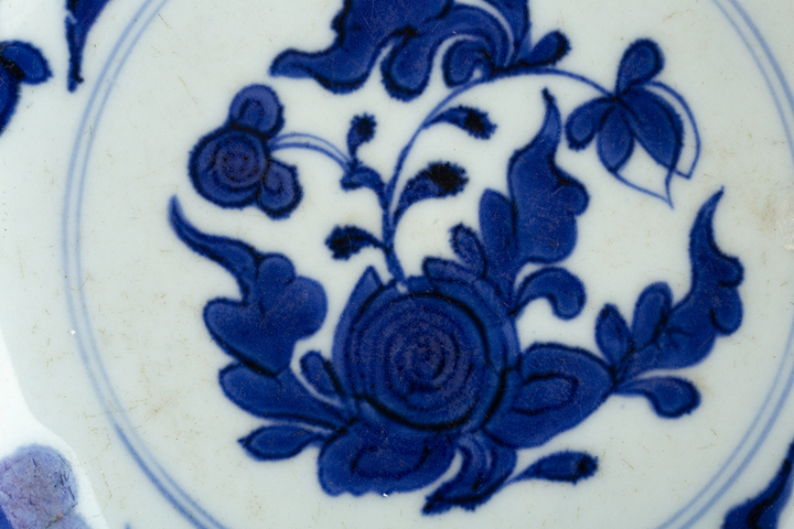 古玩陶瓷清早·青花花卉紋盤拍賣，當前價格338元