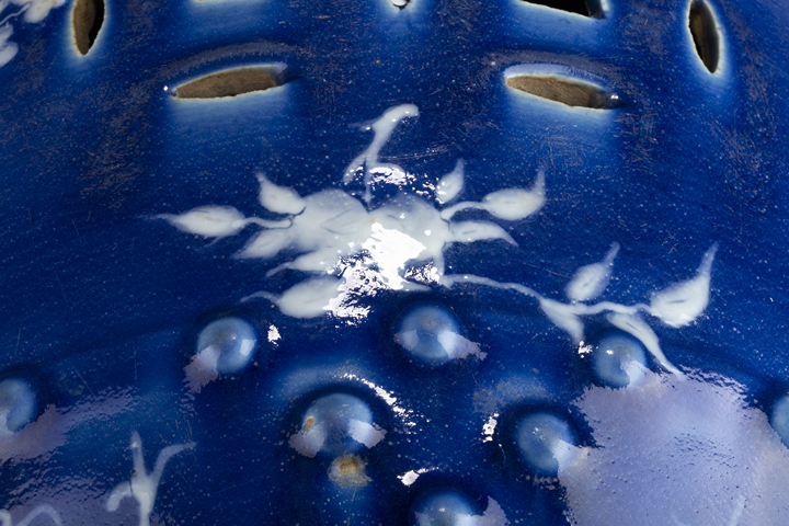 古玩陶瓷清晚·藍釉堆白梅蘭竹菊紋鼓釘繡墩拍賣，當前價格10244元