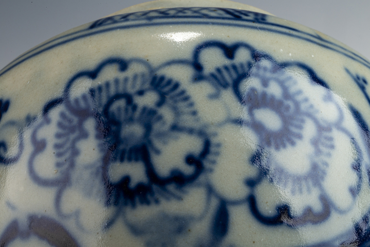 古玩陶瓷民國·青花花卉紋蓋罐真品鑒賞圖