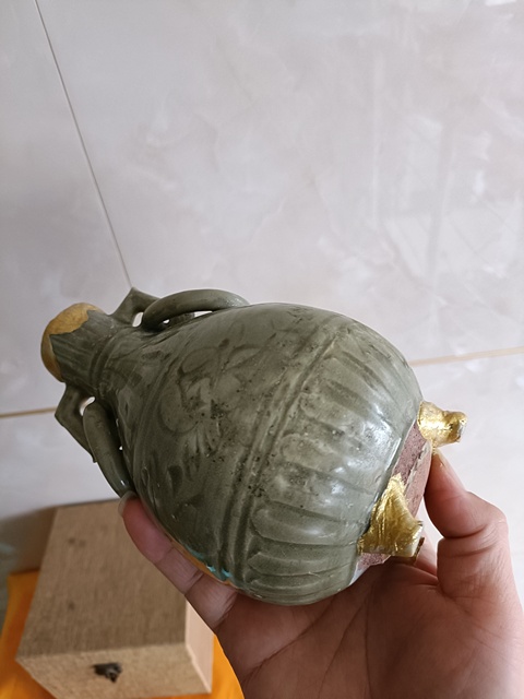 古玩陶瓷龍泉青瓷刻花雙環瓶真品鑒賞圖