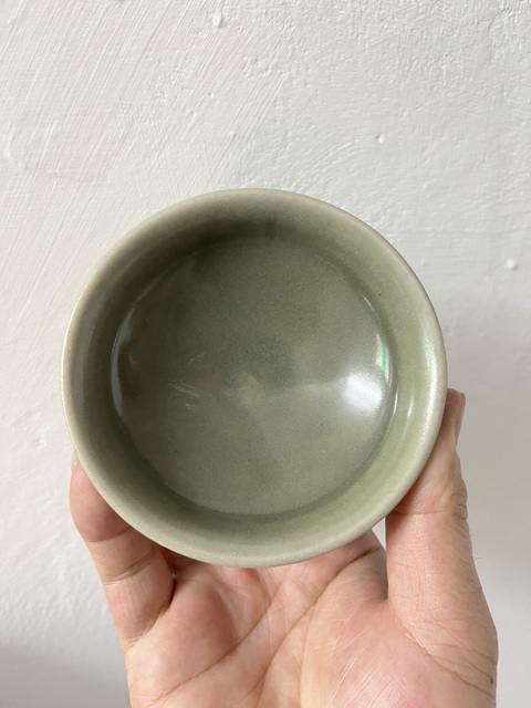 古玩陶瓷龍泉青釉束口杯真品鑒賞圖