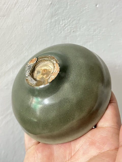 古玩陶瓷龍泉青釉束口杯真品鑒賞圖