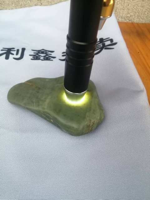 古玩玉器和田玉籽料原石真品鑒賞圖