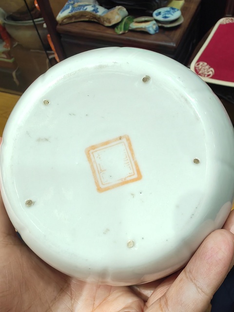 古玩陶瓷粉彩人物故事紋蓋罐真品鑒賞圖