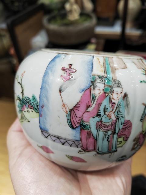 古玩陶瓷粉彩人物故事紋蓋罐真品鑒賞圖