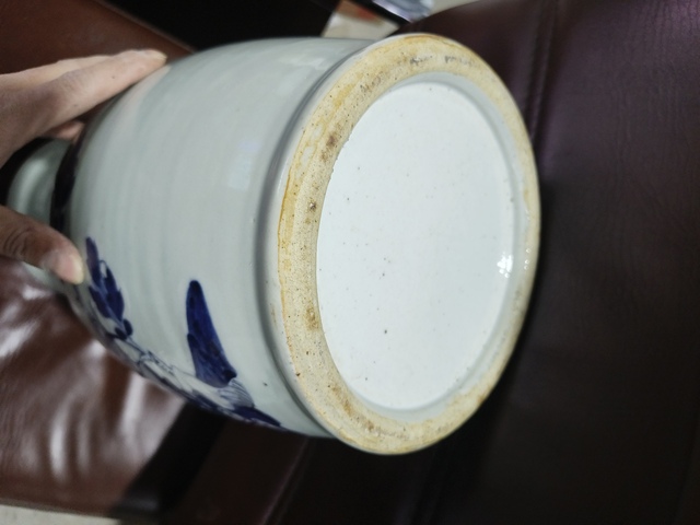 古玩陶瓷豆青青花瓶真品鑒賞圖