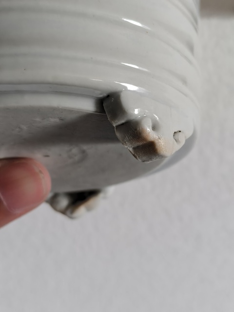 古玩陶瓷白釉三足香爐真品鑒賞圖