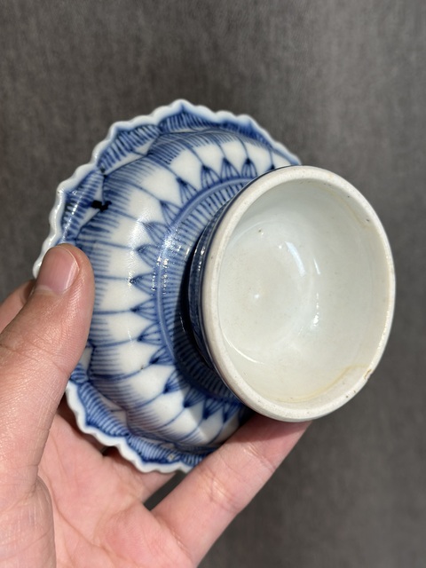 古玩陶瓷青花花卉花口貢盤真品鑒賞圖