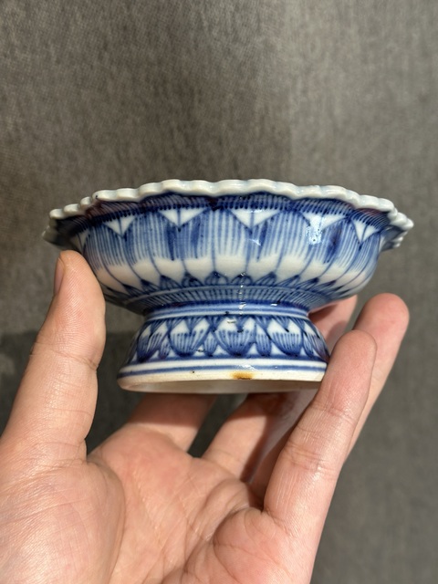 古玩陶瓷青花花卉花口貢盤真品鑒賞圖