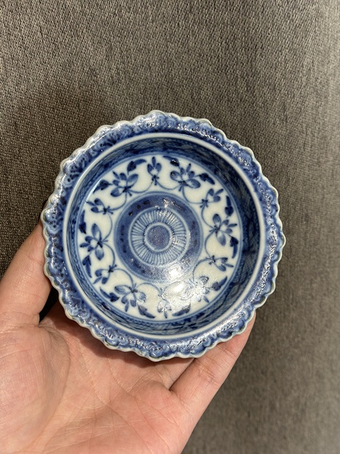 古玩陶瓷青花花卉花口貢盤真品鑒賞圖