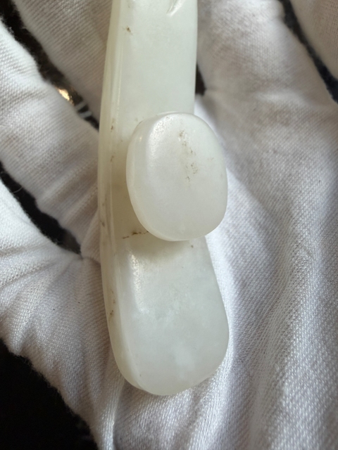 古玩玉器龍首鼠紋玉帶鉤真品鑒賞圖