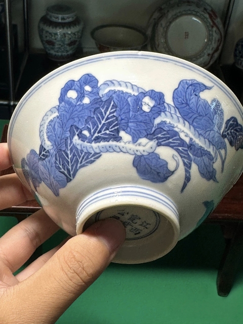 古玩陶瓷桑蠶紋青花碗真品鑒賞圖