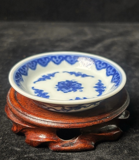 古玩陶瓷青花五福捧壽紋盤真品鑒賞圖