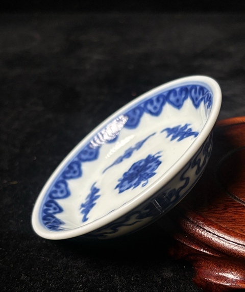 古玩陶瓷青花五福捧壽紋盤真品鑒賞圖