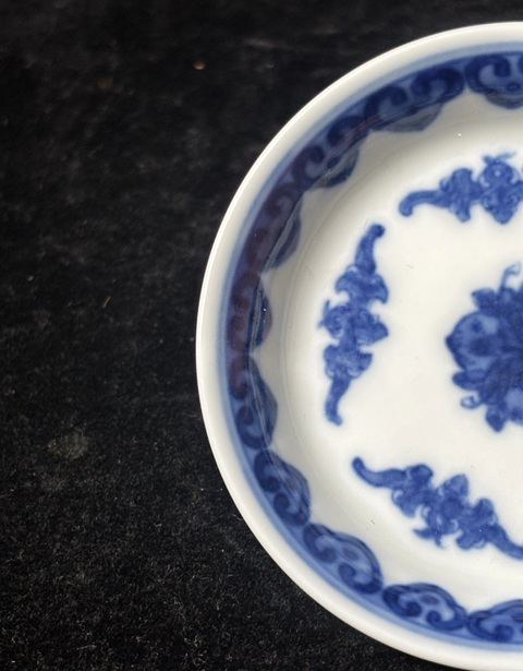 古玩陶瓷青花五福捧壽紋盤真品鑒賞圖