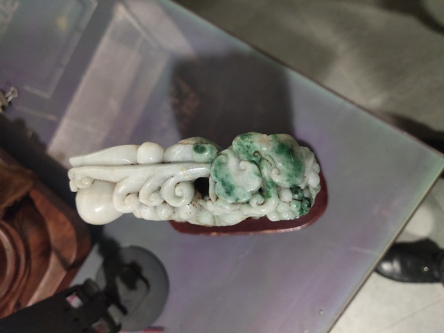 古玩玉器翡翠雕“官上加官”擺件真品鑒賞圖