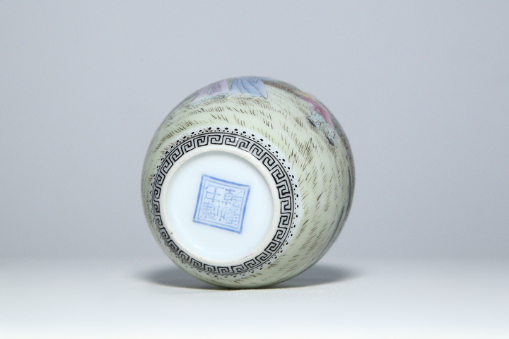 古玩陶瓷民國·琺瑯彩侍女嬰戲詩文水盂真品鑒賞圖