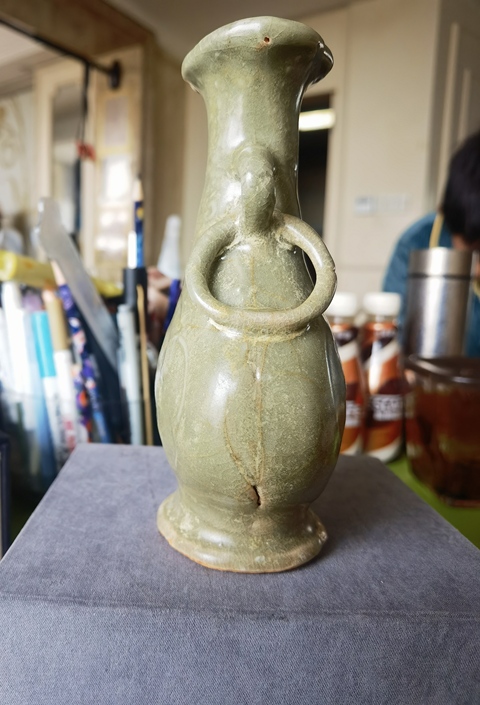 古玩陶瓷龍泉青瓷麒麟獸耳瓶拍賣，當前價格11800元