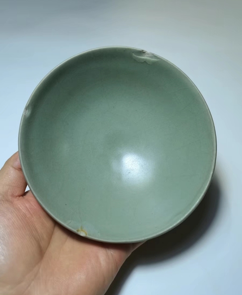 古玩陶瓷龍泉窯青釉碗真品鑒賞圖