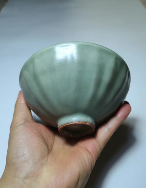 古玩陶瓷龍泉窯青釉碗真品鑒賞圖