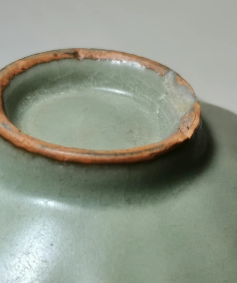 古玩陶瓷龍泉窯青釉碗真品鑒賞圖