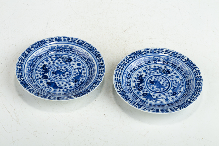 古玩陶瓷清晚·青花魚藻紋花口小盤一對拍賣，當前價格1188元