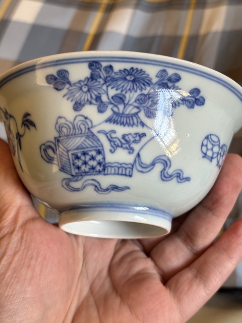 古玩陶瓷青花八寶紋碗真品鑒賞圖