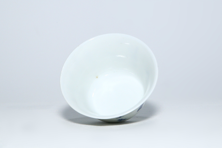 古玩陶瓷清晚期·青花琴棋書畫詩文馬蹄杯真品鑒賞圖