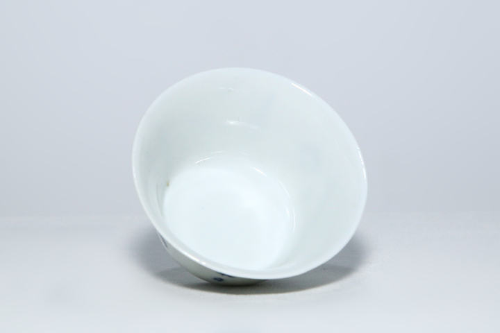 古玩陶瓷清晚期·青花琴棋書畫詩文馬蹄杯真品鑒賞圖