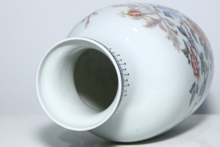 古玩陶瓷民國·琺瑯彩百花爭艷紋燈籠瓶真品鑒賞圖