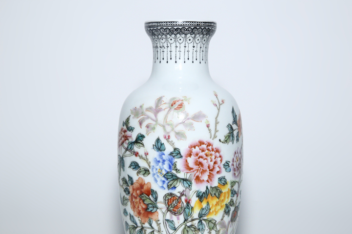 古玩陶瓷民國·琺瑯彩百花爭艷紋燈籠瓶真品鑒賞圖