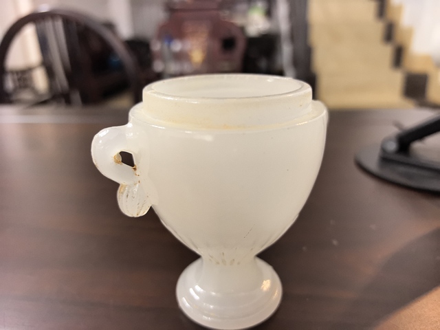 古玩雜項玻璃仿玉雙耳蓋杯真品鑒賞圖