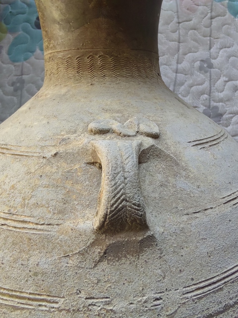 古玩陶瓷漢代雙系刻花水波紋撇口壺真品鑒賞圖