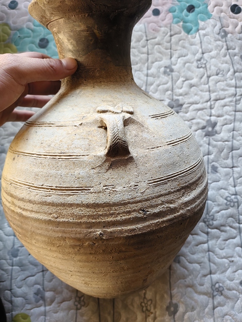 古玩陶瓷漢代雙系刻花水波紋撇口壺真品鑒賞圖