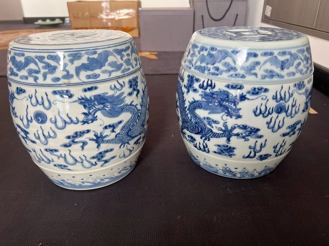 古玩陶瓷青花雙龍戲珠紋繡墩真品鑒賞圖